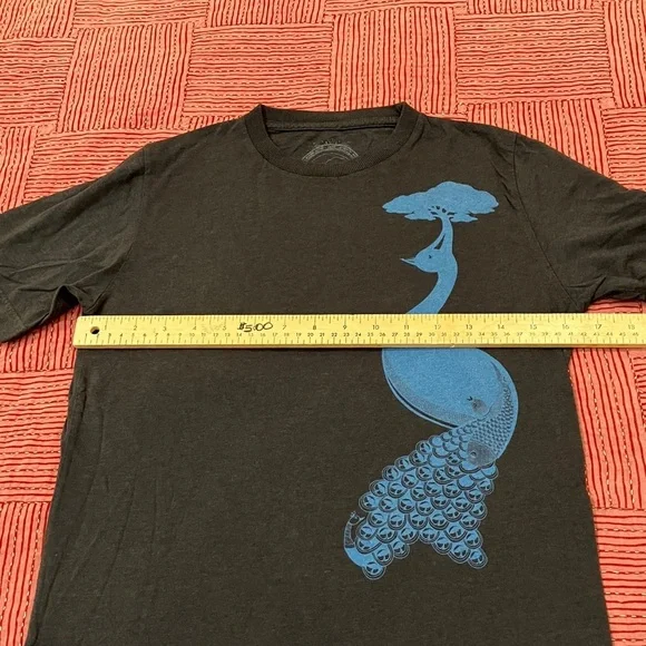 Arbor women’s small peacock graphic blue on gray Short Sleeve T-shirt - Picture 4 of 9